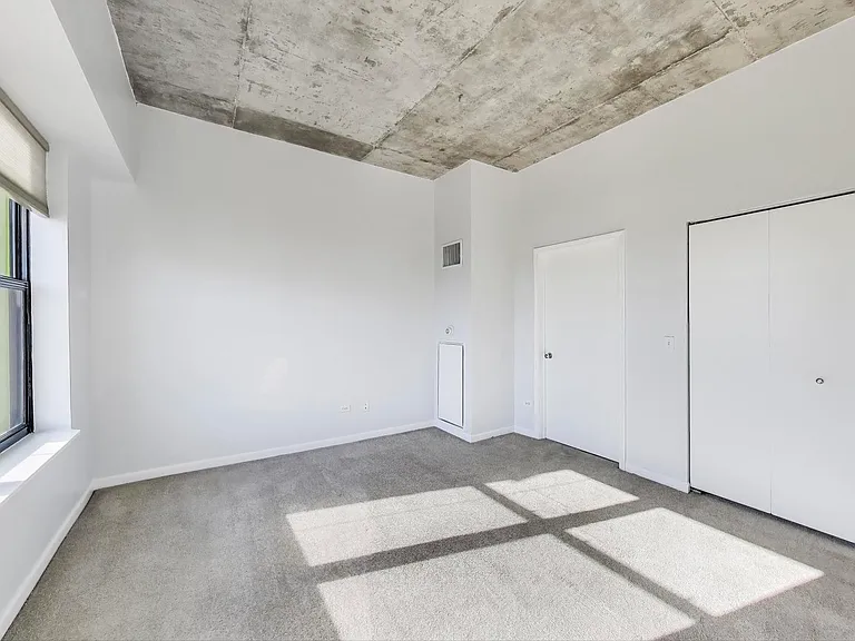 1122 W Catalpa Ave #803 — Photo 11