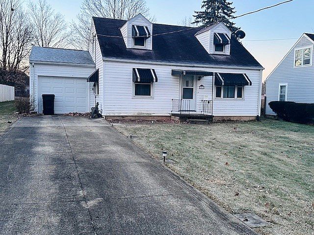 2nd image of 361 Carmel Ave