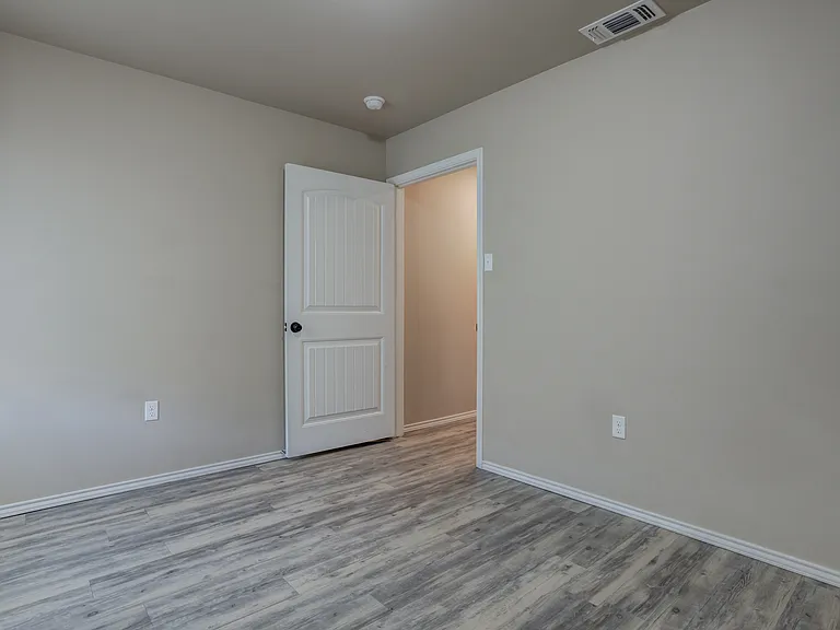 1009 Preston Trl #B — Photo 24