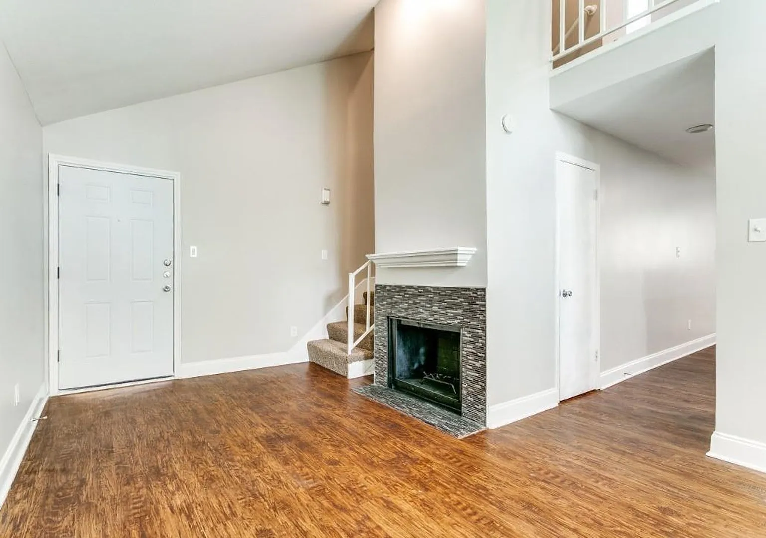 4023 N Hall Street — Photo 3