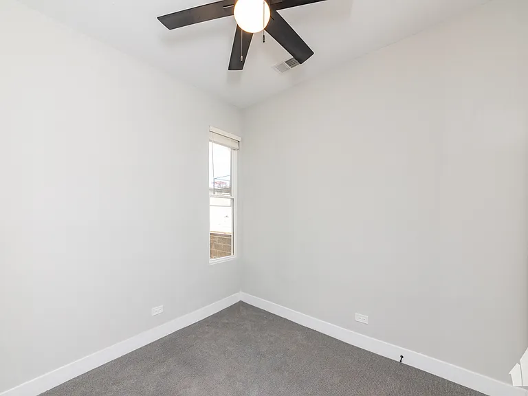 2658 W Cortez St #3 — Photo 16