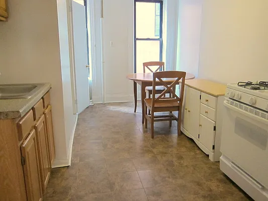 Rented by Chartwell Manhattan Realty | media 2