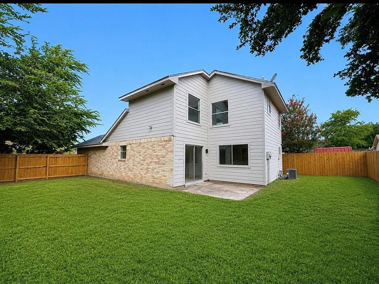 6706 Dinner Creek Ct — Photo 10