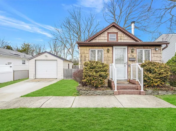 55 Prairie Drive, North Babylon, NY 11703