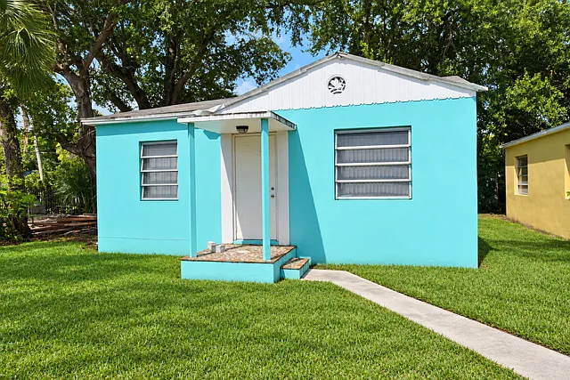 2 bed, 1200 sqft, $2,400 — Photo 1