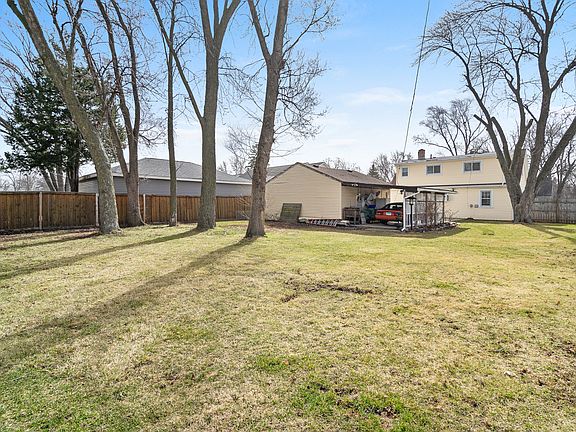 4th image of 324 E Lyndale Ave