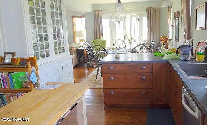 3 bed, 2.5 bath, 1827 sqft, $5,000 — Photo 4
