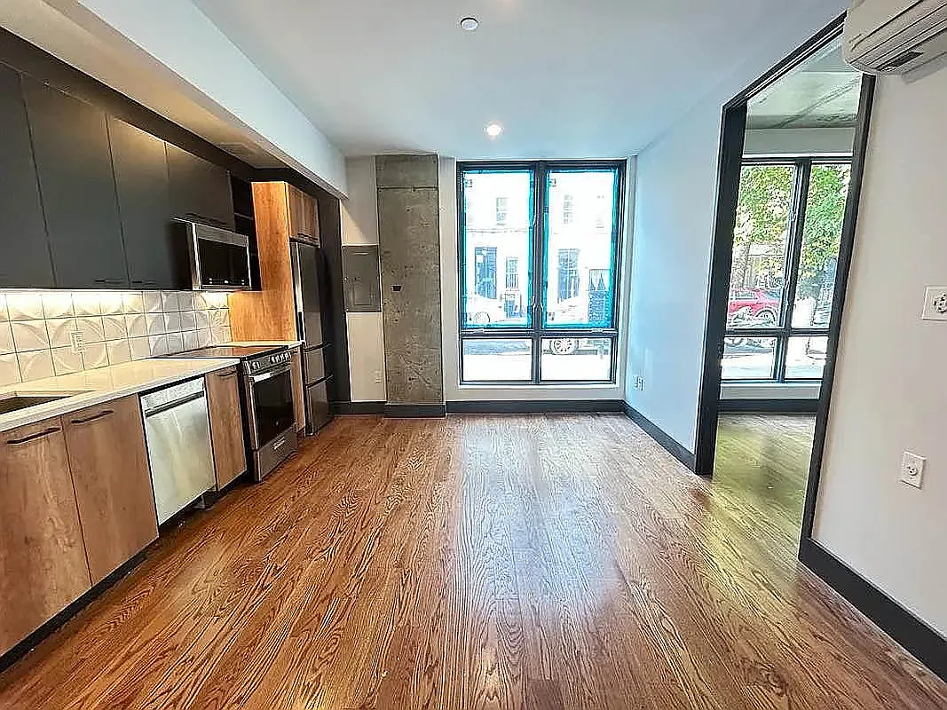 148 Bleecker Street — Photo 2