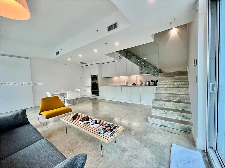 50 S Pointe Dr #LOFT5 — Photo 13