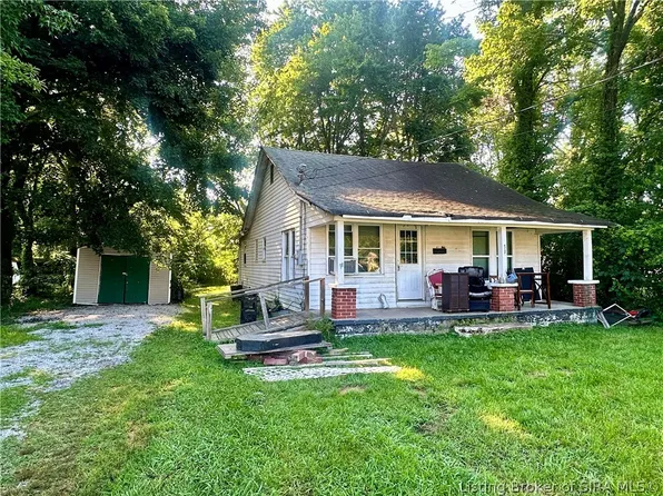 333 Mann Avenue, Austin, IN 47102