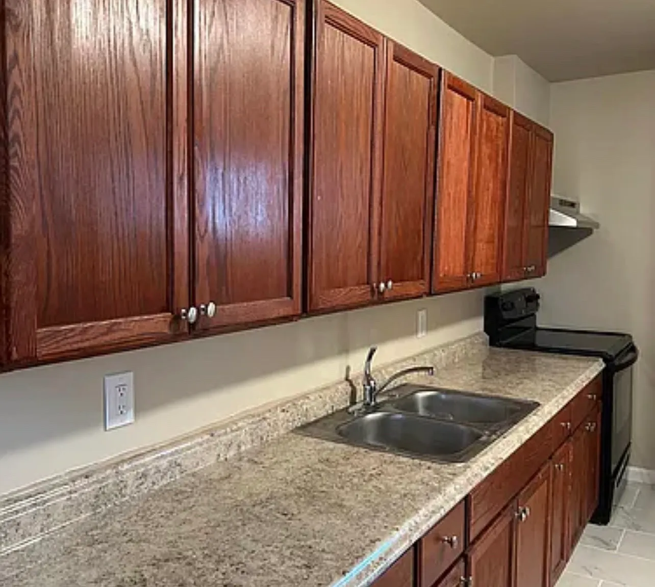 3 bed, 1.5 bath, 1600 sqft, $1,750 — Photo 1
