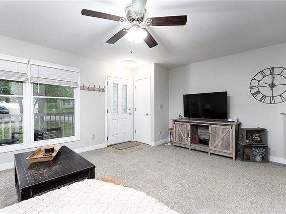 5th image of 915 NW 63rd St
