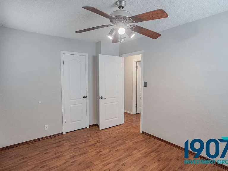 1618 Village Dr — Photo 21