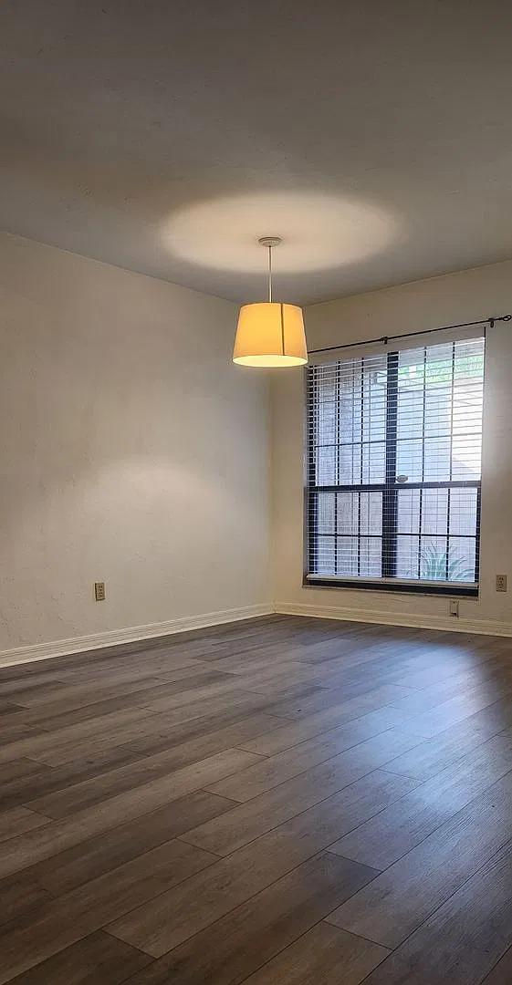 2/2 townhome in Rockwood Villas — Photo 2