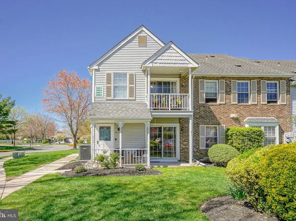 3802 Adelaide Dr, Mount Laurel, NJ 08054