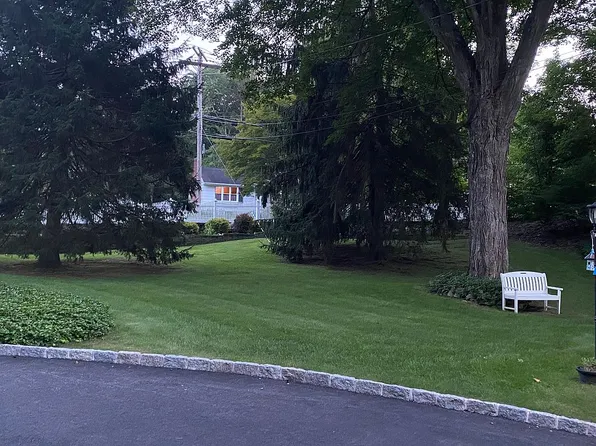 31 Deans Bridge Rd, Somers, NY 10589