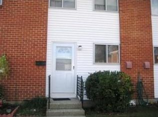 50 Tokeneke Rd, Holyoke, MA 01040