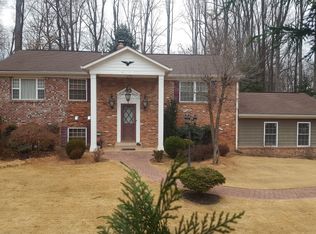 11216 Braddock Rd, Fairfax, VA 22030