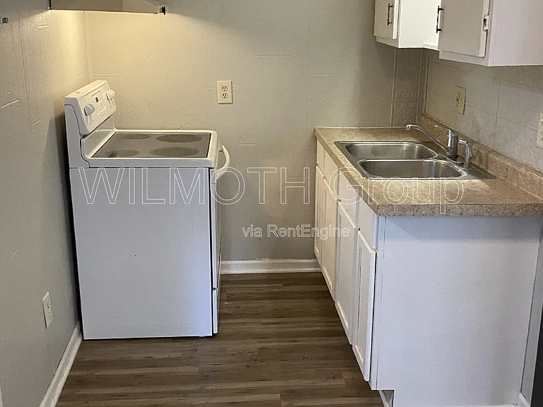 210 Whitlock Ave #B — Photo 4