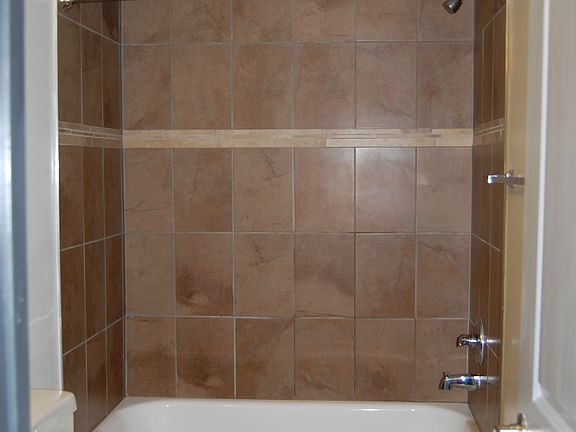 4th image of 230 N Sycamore St APT 30