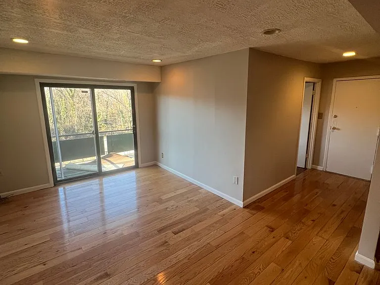 3009 Southern Ave #33 — Photo 9