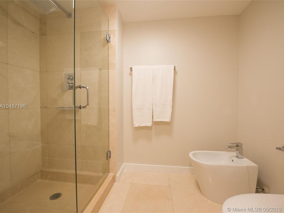 1st image of 1717 N Bayshore Dr APT 1155