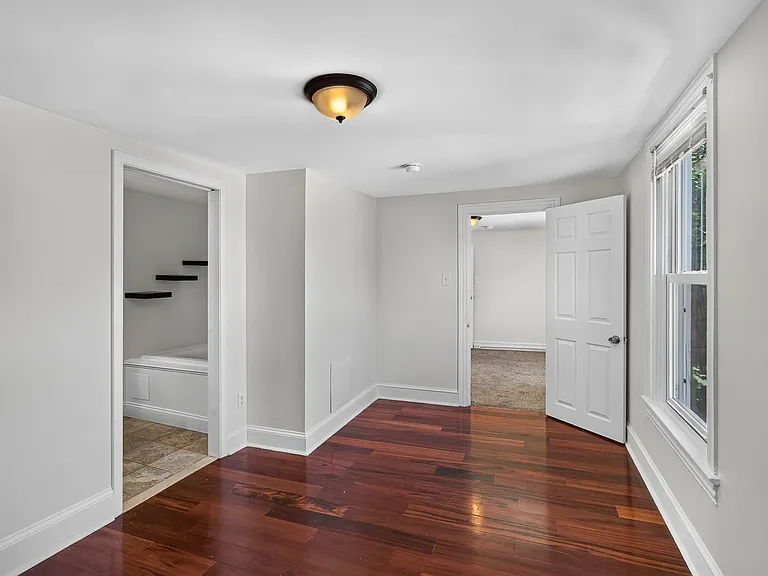 223 N New St — Photo 28