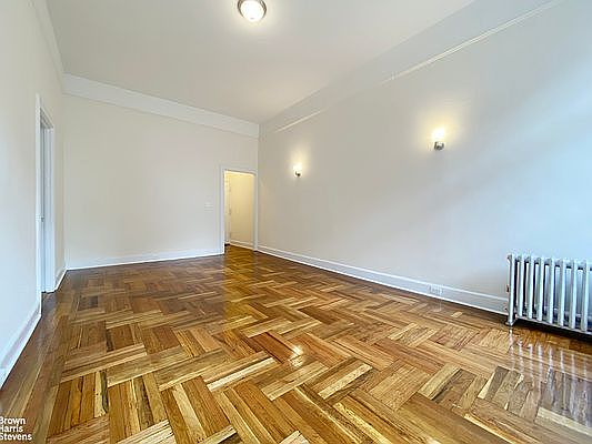 3rd image of 245 W 75th St APT 6c