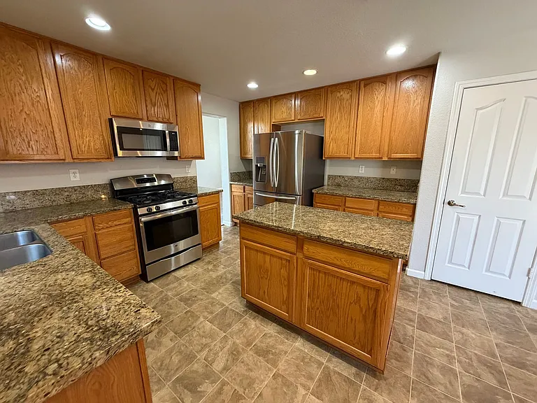 1613 Little Rock Cir — Photo 15