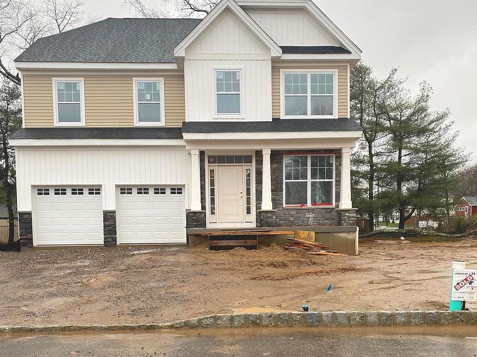 2nd image of 29 Misty Meadow Ln