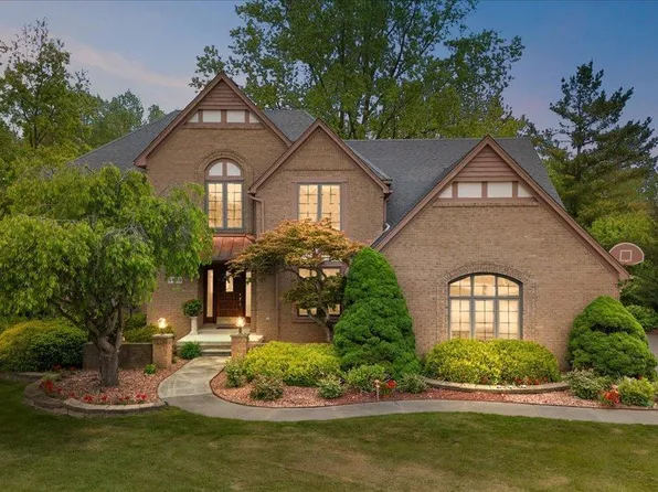 54168 Overbrook Ct, Shelby Township, MI 48316