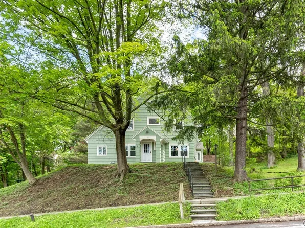 121 Circle Rd, Syracuse, NY 13210