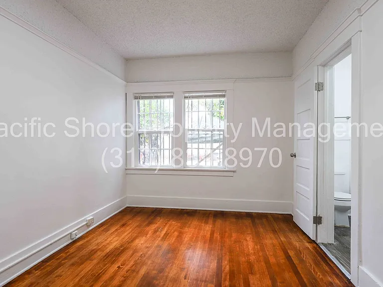 2737 15th Apartments — Photo 10