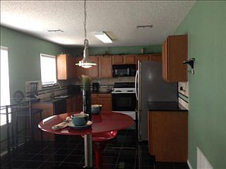 4th image of 529 Brasenose St