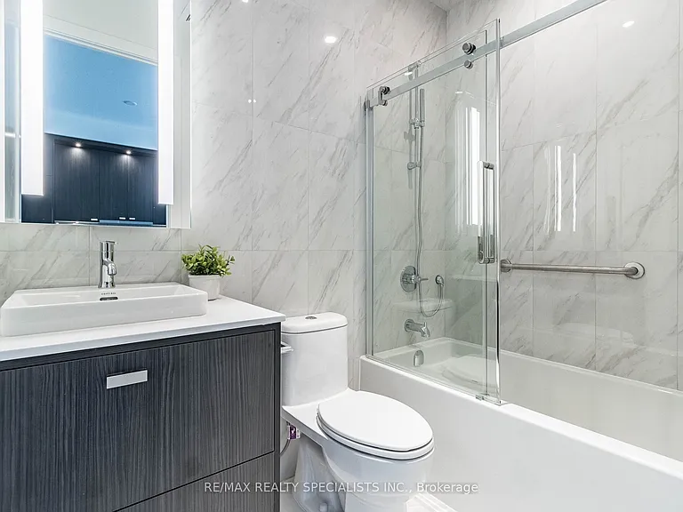 480 Front St W #1903 — Photo 16