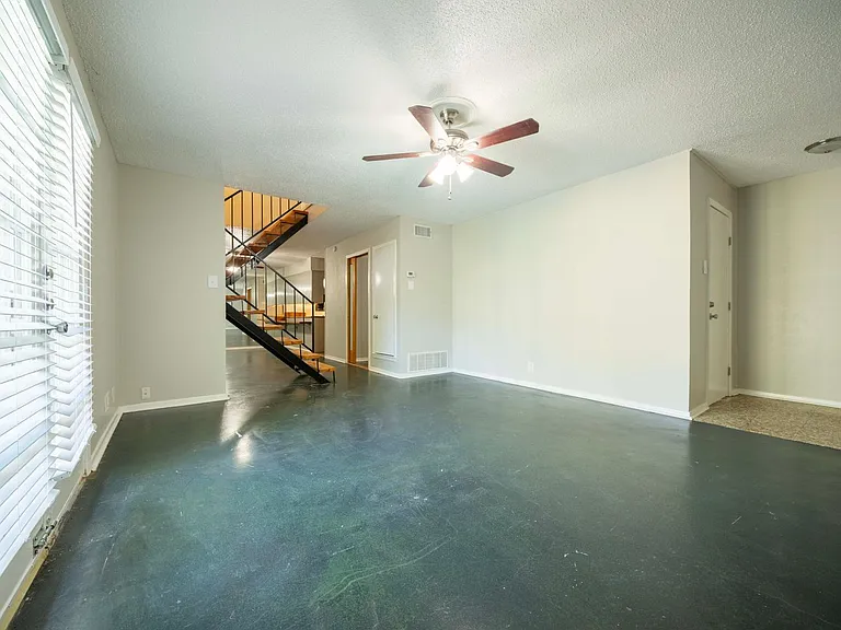 1717 N Locust St — Photo 63