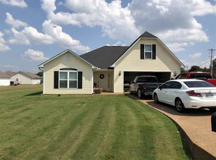 48 N Taylor Dr, Bells, TN 38006