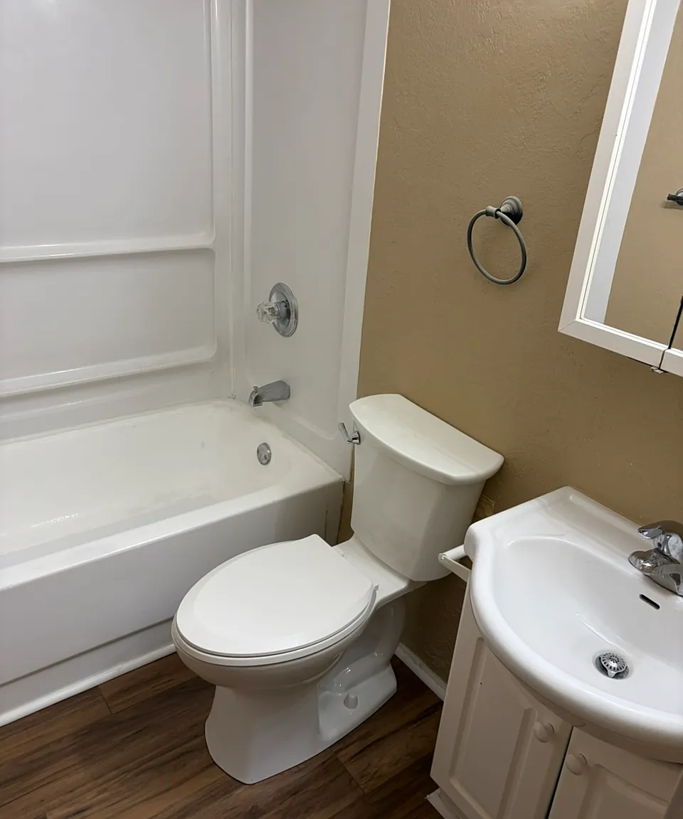 2 bed, 816 sqft, $800 — Photo 2