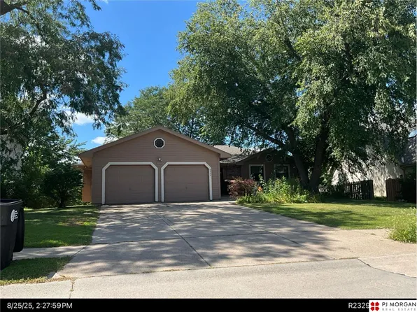 6424 S 95th St, Omaha, NE 68127