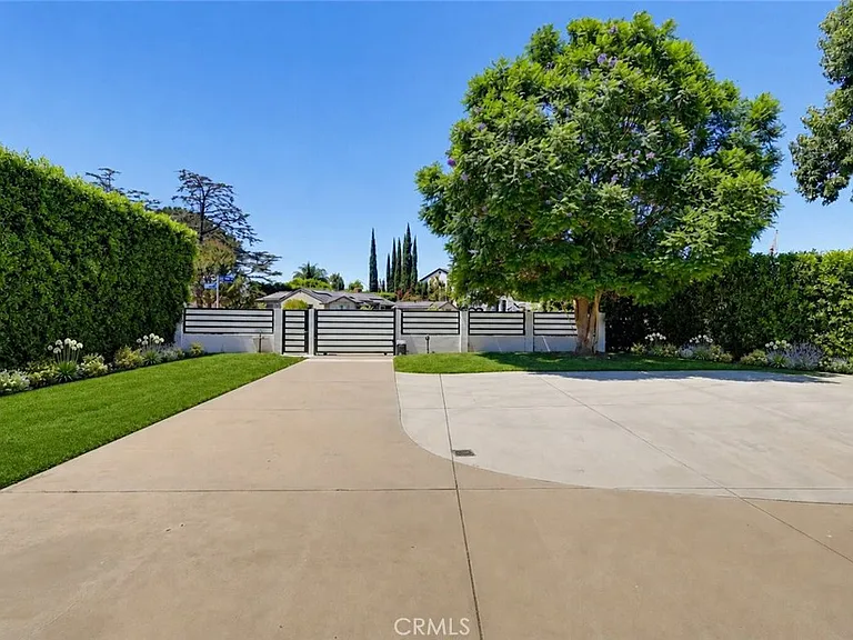 8740 Paso Robles Ave — Photo 5
