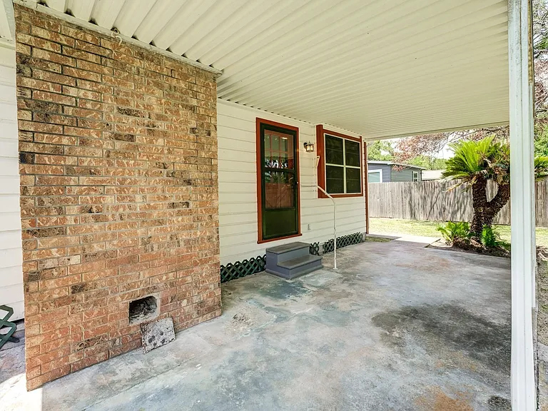 305 Yaupon St — Photo 2
