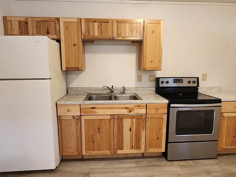 408 Lewis Rd — Photo 5