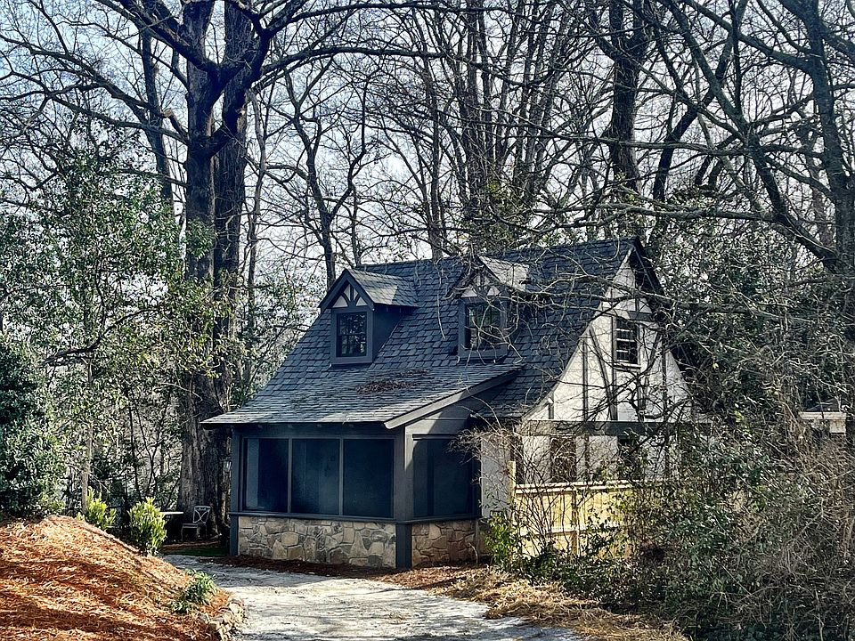 1st image of 756 Cumberland Cir NE #B