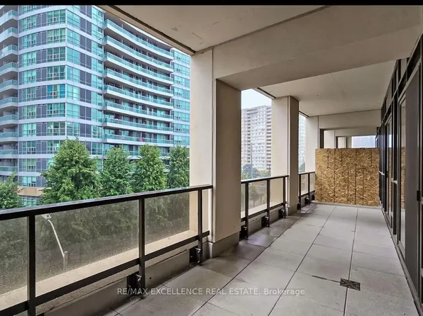 30 Elm Dr W, Mississauga, ON