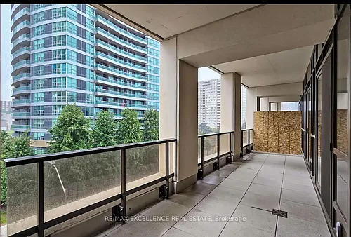 30 Elm Dr E #301 Photo 1