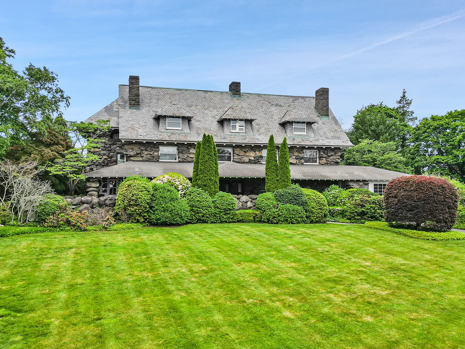 8 bed, 9300 sqft, $24,000 — Photo 2