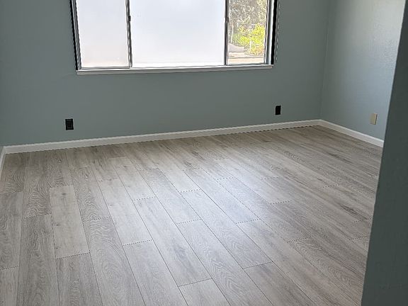 5th image of 1945 S Terrace Dr