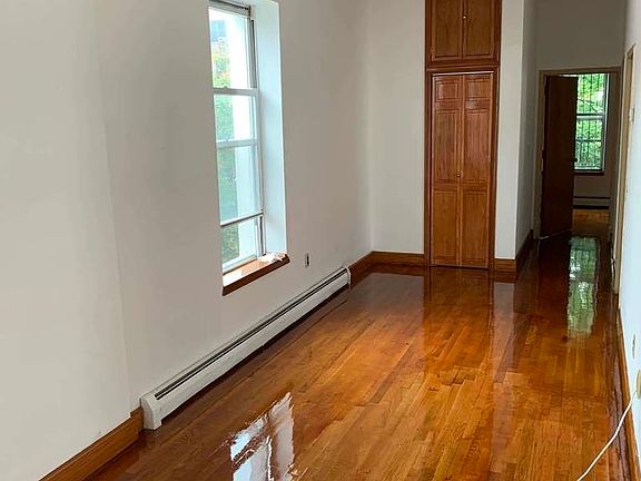 2nd image of 425 Lincoln Pl APT 9