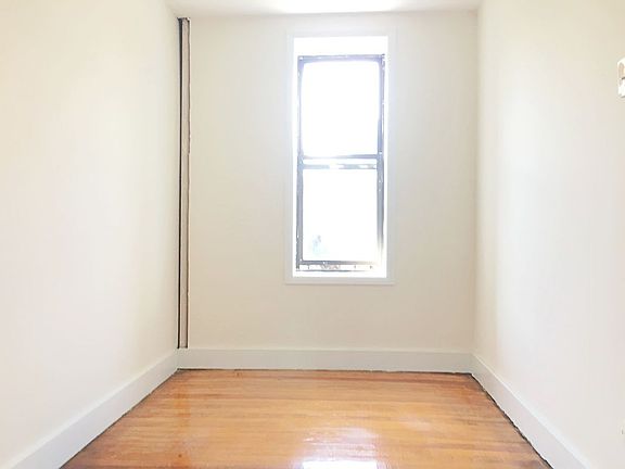4th image of 327 Bedford Ave APT 5E