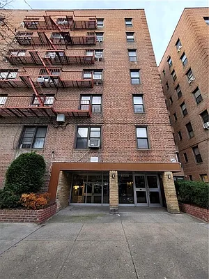 Sold by Remax Edge | media 10